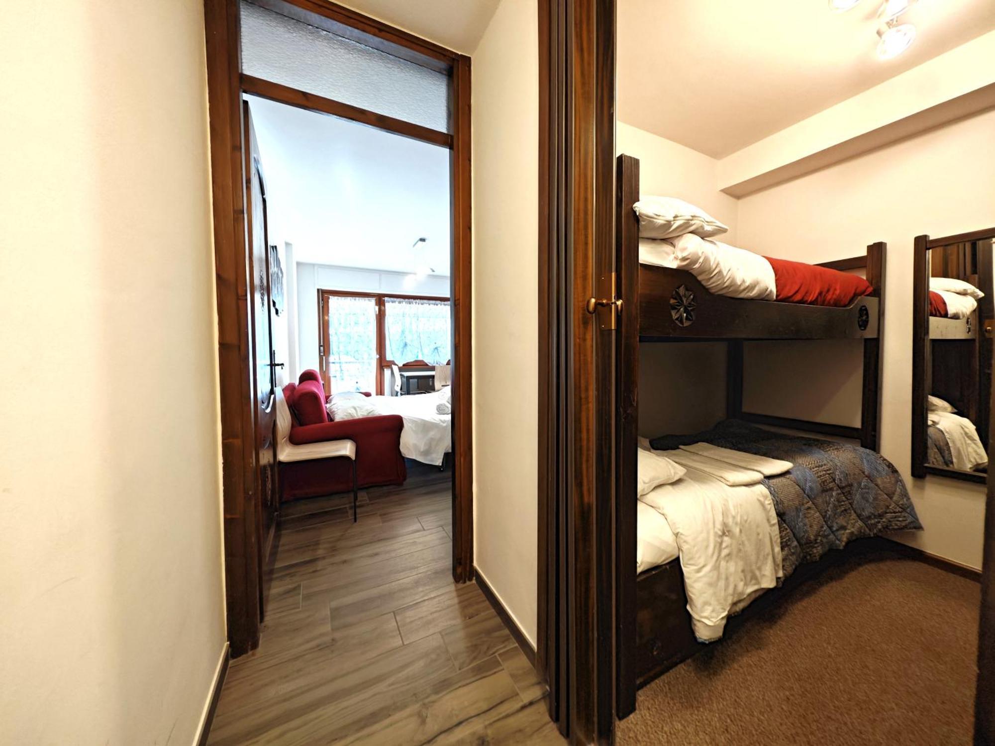 Hostdomus - City Center Apartment Сестрієре Екстер'єр фото