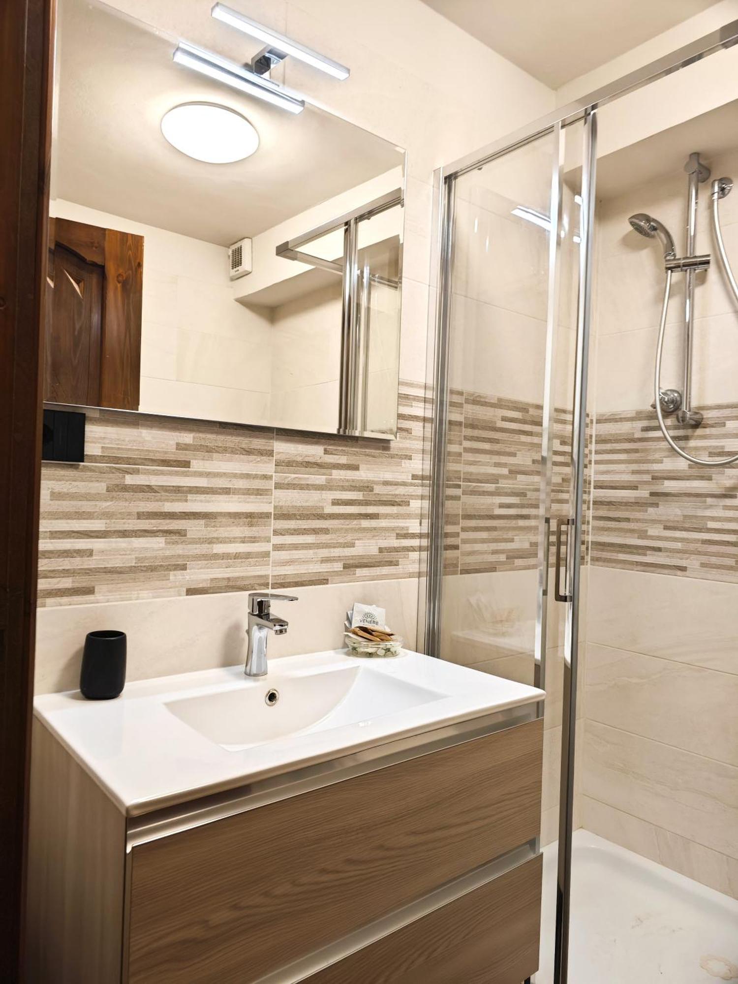 Hostdomus - City Center Apartment Сестрієре Екстер'єр фото