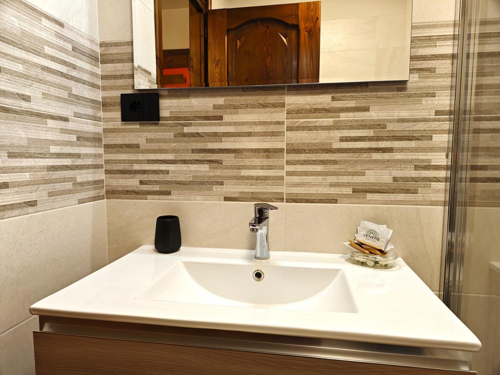Hostdomus - City Center Apartment Сестрієре Екстер'єр фото